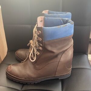 80%20 boots w/ hidden heel.